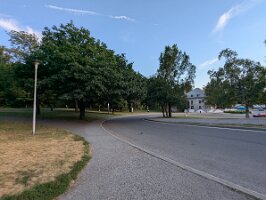 PXL_20250821_221915646