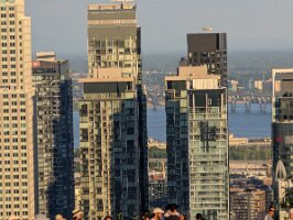 PXL_20250821_225916500