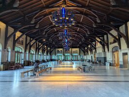 PXL_20250821_230917036